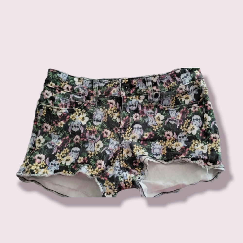 Sz 5 Disney Lilo&Stitch shorts